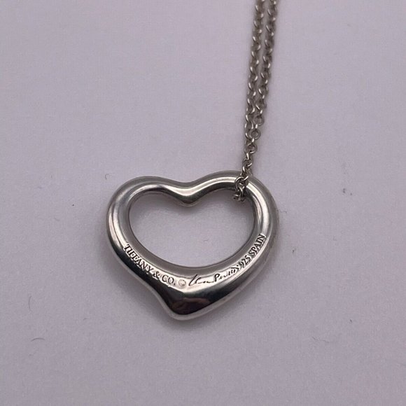 OFFER! 15 mm authentic TIFFANY&Co Elsa-Peretti SILVER HEART PENDANT - Picture 1 of 4